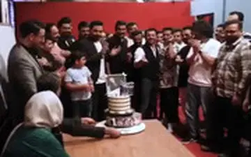 احسان علیخانی و عوامل عصر جدید امین حیایی را سورپرایز کردند