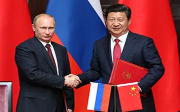 پوتین مدال دوستی چین را به گردن آویخت + فیلم