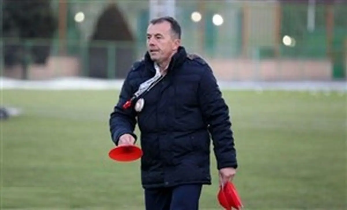 هنوز وضعیت سرمربی ذوبی ها مشخص نیست