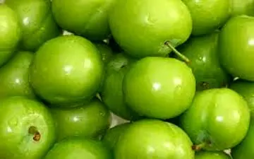 ممنوعیت خوردن گوجه سبز برای گروه های خاص