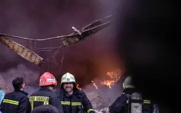  مهار آتش‌سوزی انبار در شهر ری/ از سرایت آتش جلوگیری شد 