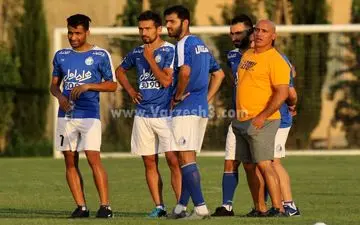  چشم امید منصوریان به خرید های جدید استقلال