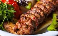 طرز تهیه کباب کوبیده ترکیه‌ ای؛ غذای خوشمزه و مجلسی با سس مخصوص
