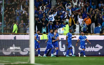 اکبری: استقلال در خط هافبک مشکل دارد/ بازیکنان نباید مغرور شوند