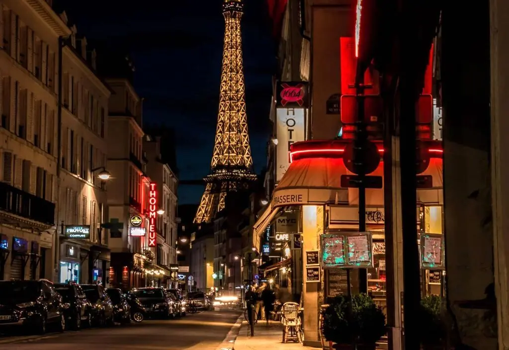 مرکز شهر پاریس تمکن مالی فرانسه