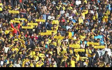 پایان ماجرا در پارکینگ؛ درگیری تماشاگران سپاهان و صنعت نفت پس از پایان مسابقه