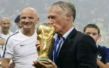  قصدی برای کناره‌گیری از سرمربیگری فرانسه نداشتم