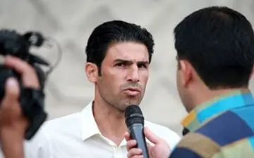 برای خنثی کردن خط حمله و هافبک استقلال برنامه داریم