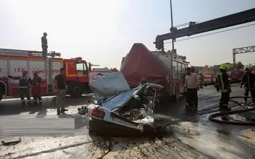 یک کشته و یک مجروح در واژگونی تریلی حامل گازوئیل در مشهد