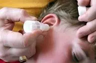 خطرات استفاده خودسرانه از قطره گوش در فصل سرما