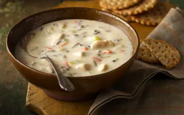 طرز تهیه سوپ جو خامه‌ ای؛ سوپی مقوی و مناسب برای روزهای سرد