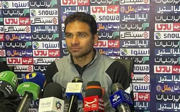 صادقی: هر کسی به ورزشگاه بیاید از دیدن بازی ذوب‌آهن - تراکتور لذت می‌برد