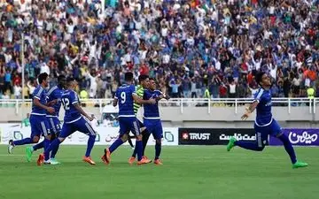 مدافع استقلال به تیم رقیب پیوست!+عکس