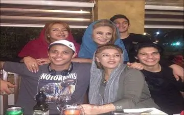 شباهت جالب نسرین مقانلو به خواهرش! (+عکس)