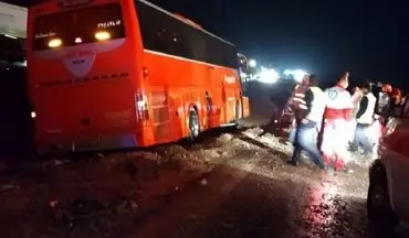 
حادثه/ واژگونی اتوبوس در محور اراک - قم