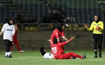 حواشی هفته یازدهم لیگ برتر فوتبال زنان؛ درگیری پرسپولیس و ایساتیس کران فارس