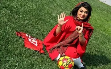 کُری خوانی بازیگر زن برای استقلال! (عکس)