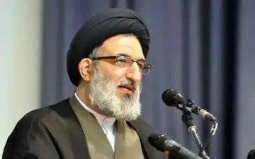 امام جمعه کرج : آمریکا در وضعیت متزلزل قرار دارد