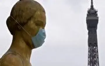 ماسک زدن مجسمه‌ها برای مقابله با ویروس کرونا!