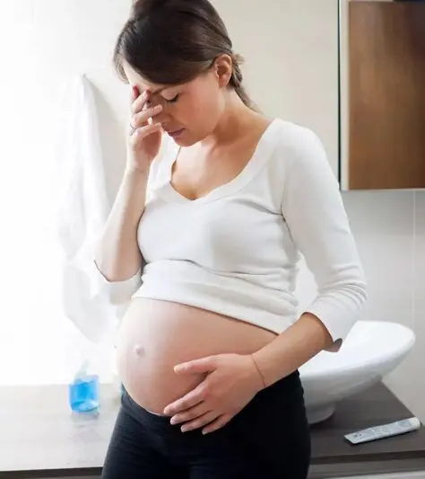 آیا درد ناف در اوایل بارداری خطرناک است؟