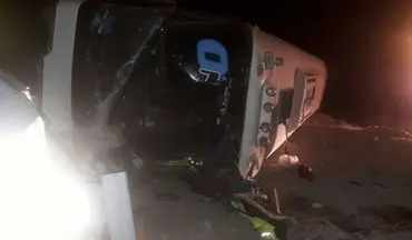 واژگونی اتوبوس در شاهرود حادثه ساز شد!
