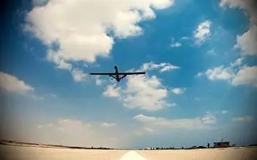 تصاویر دیدنی از رزمایش تهاجمی پهپادهای سپاه 