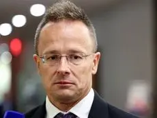 هشدار جدی وزیر خارجه مجارستان: «اروپا برای جنگ با روسیه آماده می‌شود»