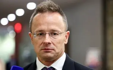 هشدار جدی وزیر خارجه مجارستان: «اروپا برای جنگ با روسیه آماده می‌شود»