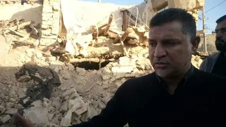 گزارش تصویری از حضور علی دایی در بین زلزله زدگان