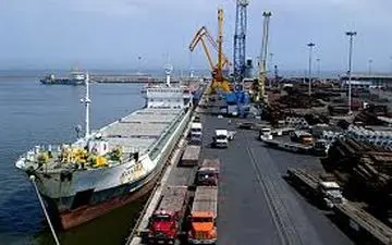 میلیاردها دلار کالا از قشم به ایران سرازیر شد