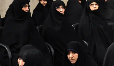 عکس/ حضور دختران امام خمینی(ره) در مراسم تنفیذ