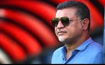 خوشگذرانی علی دایی در کنار خواننده مشهور