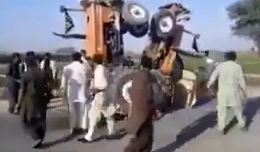 تفریح عجیب کشاورزان پاکستانی