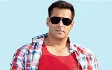 بازیگر معروف به قید ضمانت آزاد شد +عکس