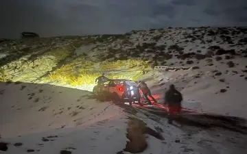 امدادگران هلال‌احمر ۹ نفر را از برف طالقان نجات دادند