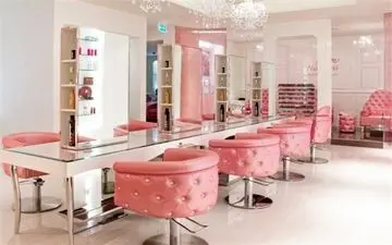 فعالیت غیرمجاز آرایشگرها در حوزه زیبایی