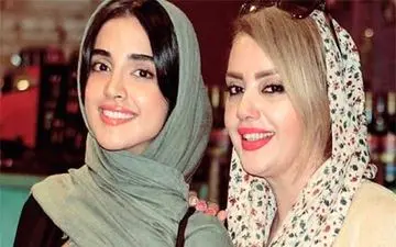 تیپ متفاوت الهه حصاری به همراه مادرش