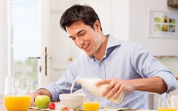  با افزایش سن نیازهای تغذیه‌ای چه تغییری می‌کنند؟