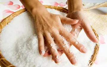 پاکسازی سموم بدن با روش حمام نمک