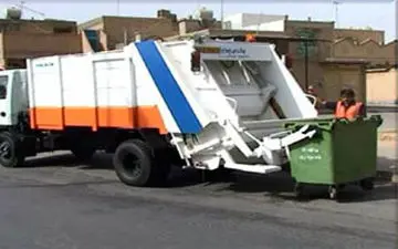 شهری که شهردار و کارمندانش آشغال جمع میکنند + فیلم