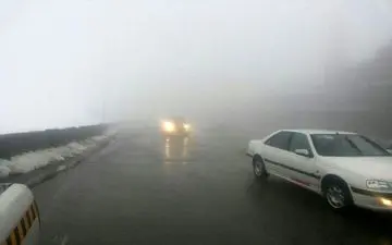 بارش برف و مه غلیظ در محورهای خراسان شمالی تردد را دشوار کرد