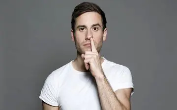 قابل توجه افرادی که انگشت‌‌شان را داخل بینی می‌کنند!
