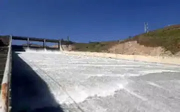 لحظه سرریز شدن سد طالقان تهران