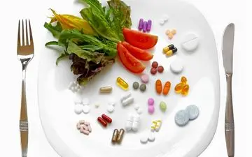 تداخل دارو و غذا| چه چیزهایی را نباید با هم مصرف کنید؟