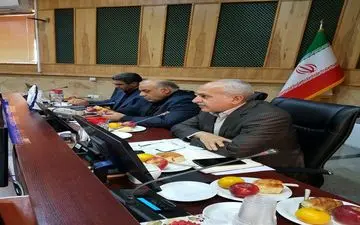 طی ۱۵ ماه بیش از ۶۰۰ بخشنامه محدودکننده تجارت در کشور داشتیم