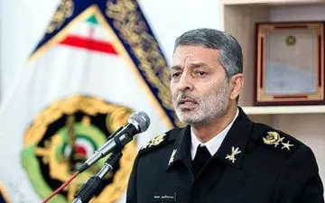 ملت ایران به دشمنان لبخند نمی زند