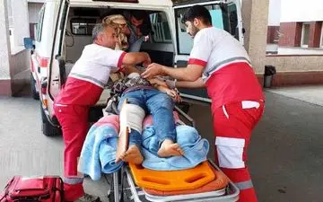 سقوط خودروی سمند به دره گیلده آستارا