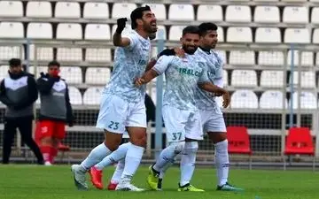 شکست تراکتور و برد نساجی/آلومینیوم جای استقلال و پرسپولیس را گرفت