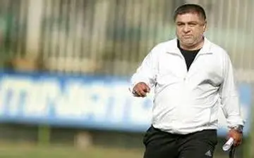 مداحی مربی سرشناس فوتبال