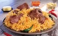 مندی گوشت رستورانی؛ طرز تهیه چلو گوشت عربی با عطر زعفران و ادویه‌های شرقی